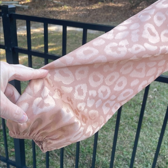 Savanna Jane Metallic Leopard Print Blouse in Coral/Copper Toned - Picture 4 of 10